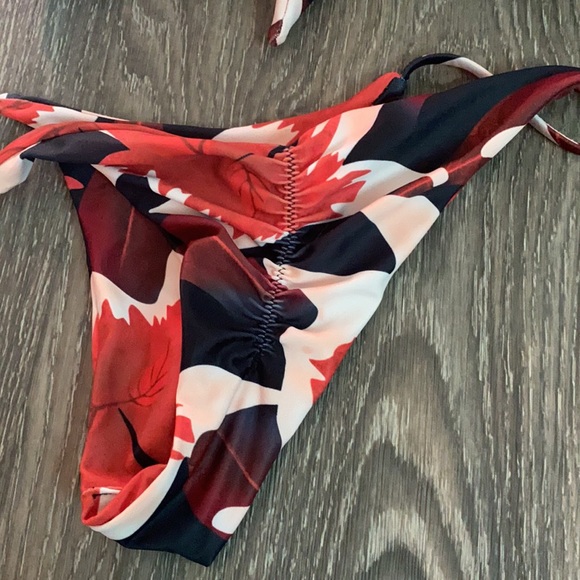 ❌ SOLD❌ Bikini Set - Picture 3 of 4